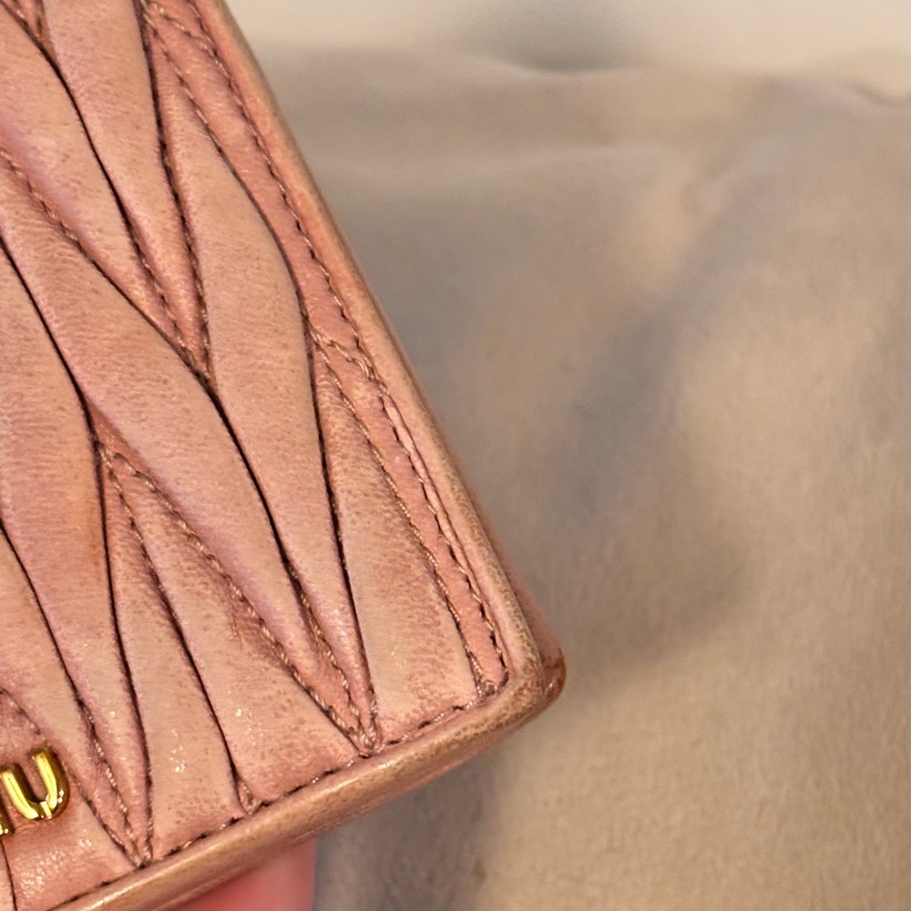 MIU MIU Matelasse Orchidea Blush Pink Quilted Compact Wallet W/ COA - Picture 6 of 15